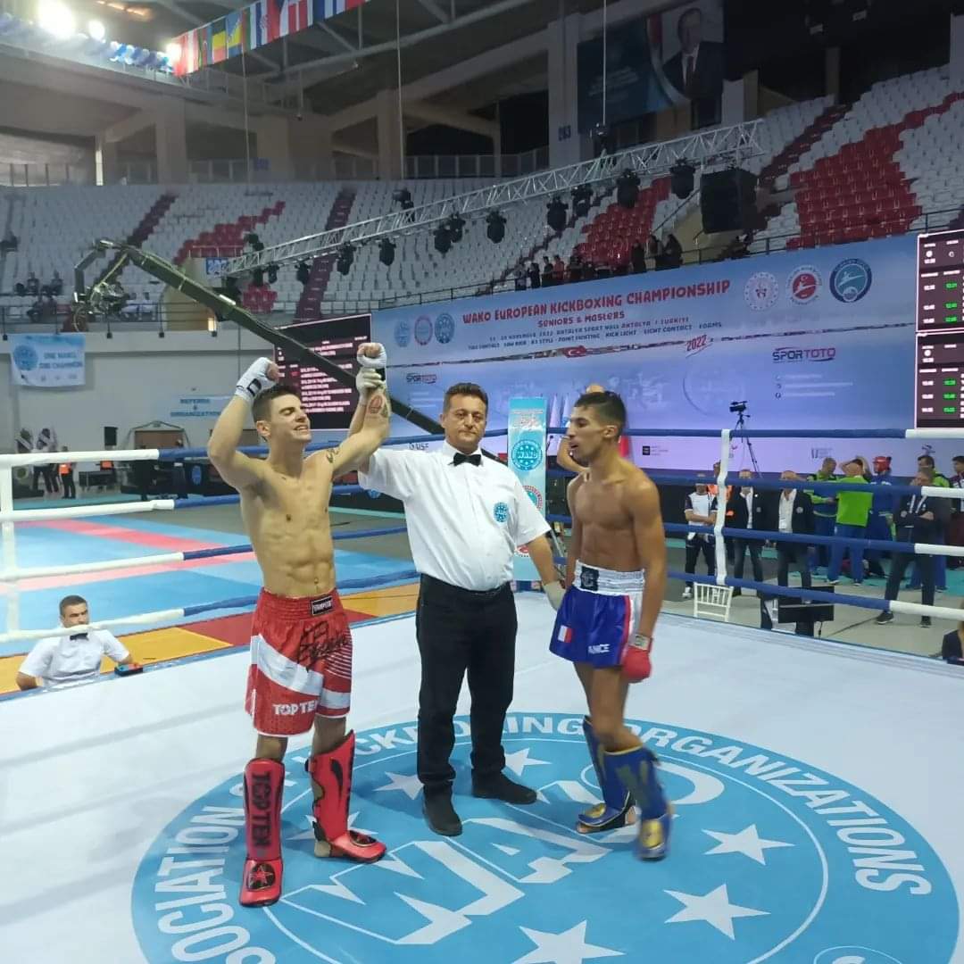 Andr&eacute;s Unzue pasa a semifinales en el Europeo de Turqu&iacute;a